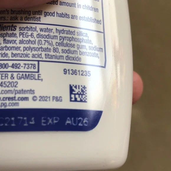 Crest Pro-Health Blue Dental Care Set - Picture 2 of 3